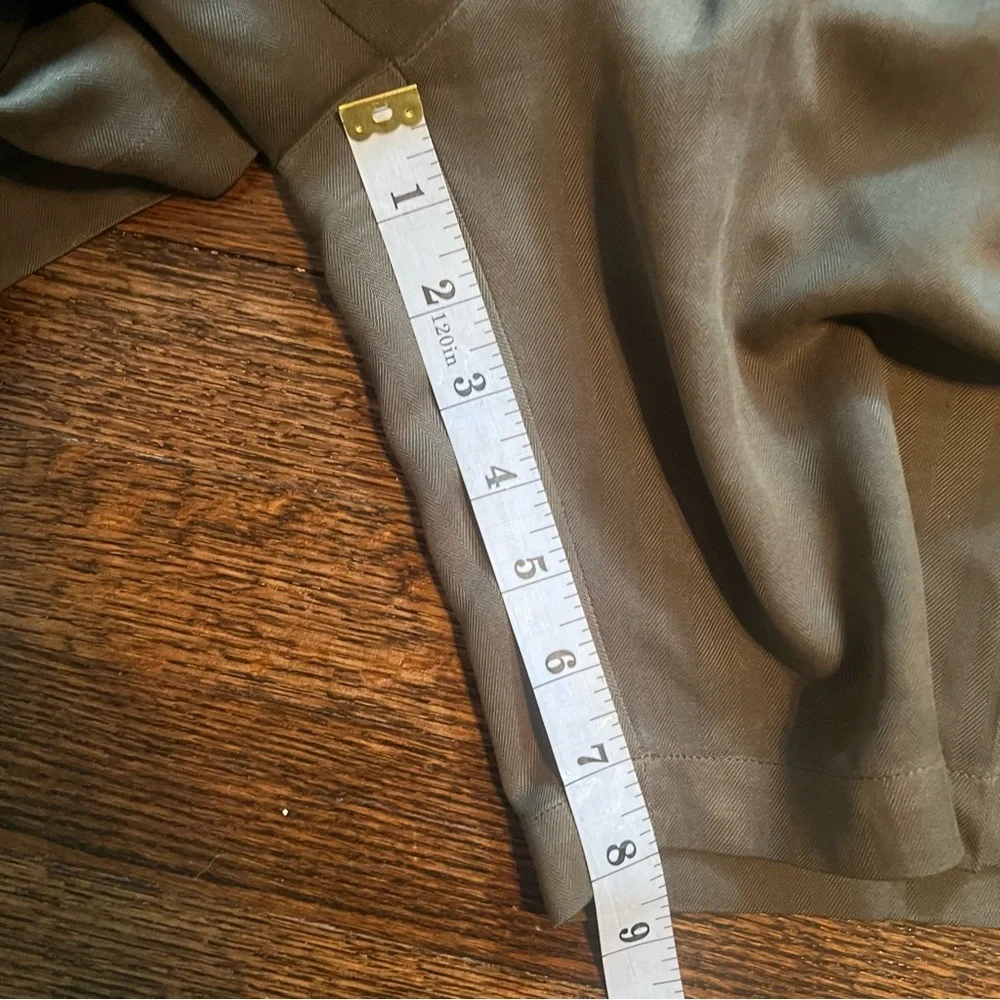 Tommy Bahama size 35 green silk shorts - Picture 8 of 10